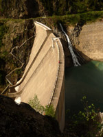 Le barrage de la Gittaz (en portrait)