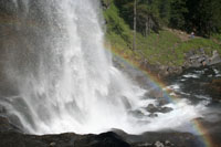 Arc-en-ciel sur la cascade du Rouget (plus près)