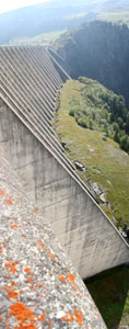 Panoramique vertical du barrage de Roselend